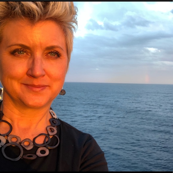 Meet your Posher, Erin - Picture 2 of 8